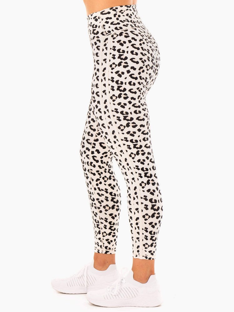 Ryderwear Evolution High Waisted Scrunch Leggings Leopard | JME-836275